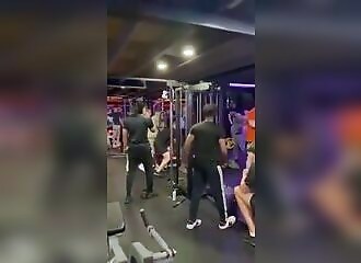 Un homme blessé lors d'une altercation dans une salle de gym