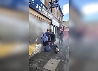 A jeweler is robbed in broad daylight