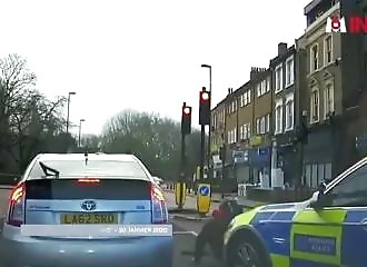 Voici comment les policiers anglais mettent fin aux rodéos urbains