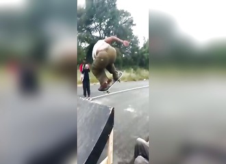 La volonté à l'état pur : elle tombe 20 fois avant de réussir son ollie