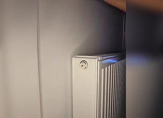 Join her in LIVE !