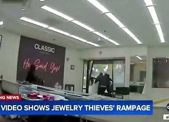 Jewelry store robbed in California: thieves make off with €720,000
