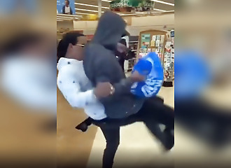 This thief comes across a stubborn employee who is stronger than him!