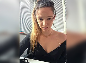 Join her in LIVE !