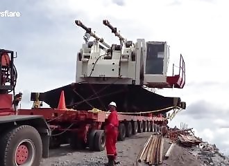 Une panne de frein entraîne le crash d'une grue de 400 tonnes (Venezuela)