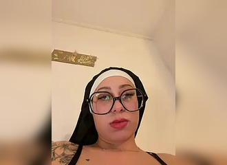 Join her in LIVE !