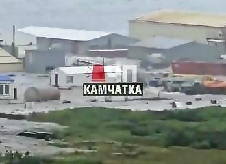 Tsunami advances 420 meters after Kamchatka earthquake