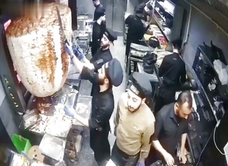 La broche à kebab de 500 kg s'effondre en plein service en Égypte