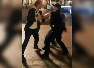 Bagarre chaotique à Newport suite au refus d'entrée d'un groupe dans un bar