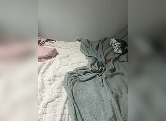 Join her in LIVE !