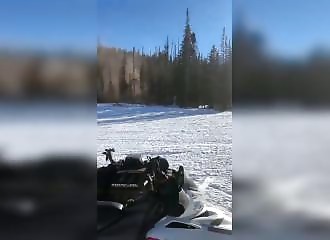 Helicopter in uncontrolled spin: spectacular crash in an American forest