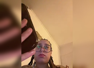 Join her in LIVE !