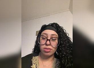 Join her in LIVE !