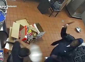 Une femme attaque un restaurateur à San Francisco avec un couteau