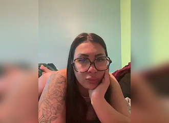 Join her in LIVE !