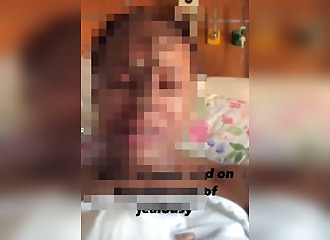 Défigurée car sa soeur lui a jeté de l'acide sur le visage (Public averti)