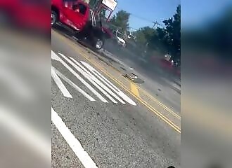 Two tow trucks battle it out to tow a car