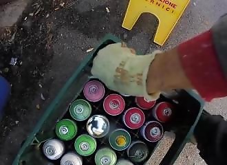 C’est en toute intelligence qu'un graffeur s'attaque à des tags racistes (Italie)