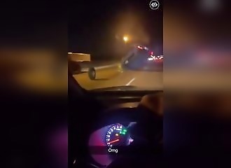 Un simple pneu peut causer d'énormes dommages sur l'autoroute