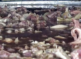Depuis 45 ans, cette soupe au bœuf est préparée dans le même poêle (Thaïlande)