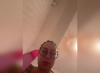 Join her in LIVE !