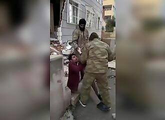 A looter is punished by the Turkish army (Warning - shocking)