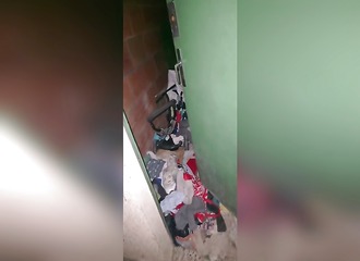 Elle achète son premier appart à 20 ans, le rénove... et se retrouve piégée dans un taudis
