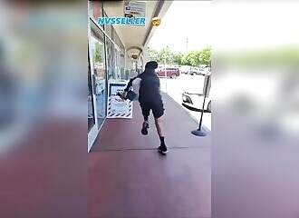 Tentative de vol pendant une vente de montre à Los Angeles