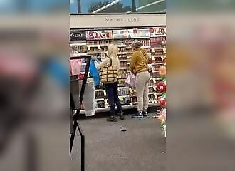 Two female thieves help themselves to a Walgreens in California
