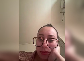 Join her in LIVE !