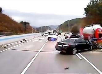 Un homme échappe à la mort à plusieurs reprises