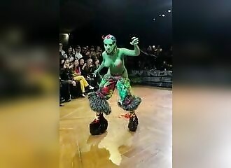 Juste un défilé de mode à Paris