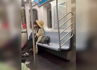 Surprising incident on the New York subway