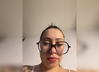 Join her in LIVE !