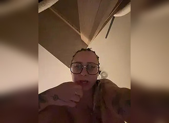 Join her in LIVE !