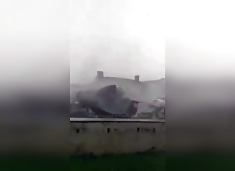Un violent orage met brutalement fin à une fête