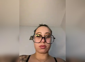 Join her in LIVE !