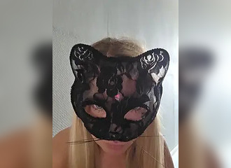 Join her in LIVE !