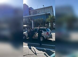 Les policiers vont-ils réussir à arrêter cet automobiliste ?