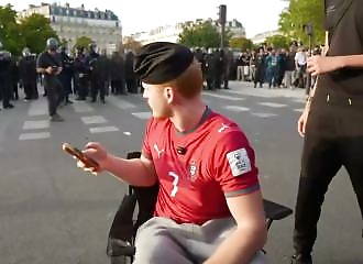 Un extincteur part en l'air, la BRAV-M charge : le streameur en maillot de Ronaldo détale