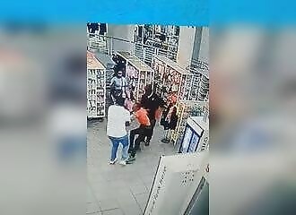 He uses an improbable technique to evade an inspection in a store