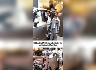 Des gamins montent dans le van Mercedes à 77 000$ du salon auto, l'arrière finit en miettes