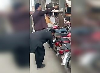 Les sanctions pour un mauvais stationnement au Pakistan vont vous surprendre !