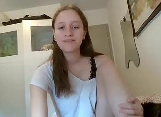 Join her in LIVE !