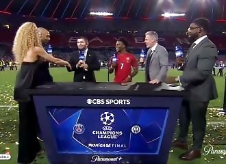 Le champion de MMA Khabib Nurmagomedov refuse de serrer la main d’une journaliste en direct