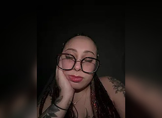 Join her in LIVE !