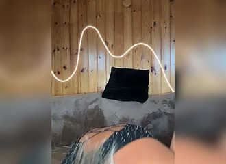 Join her in LIVE !