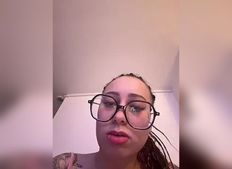 Join her in LIVE !