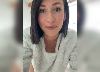 Join her in LIVE !