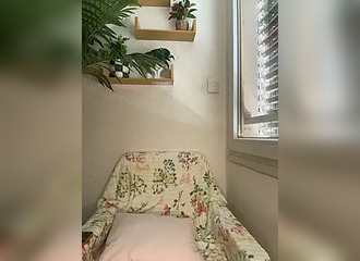 Join her in LIVE !